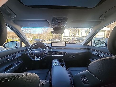 Used 2024 Genesis Electrified GV70 Advanced image 20