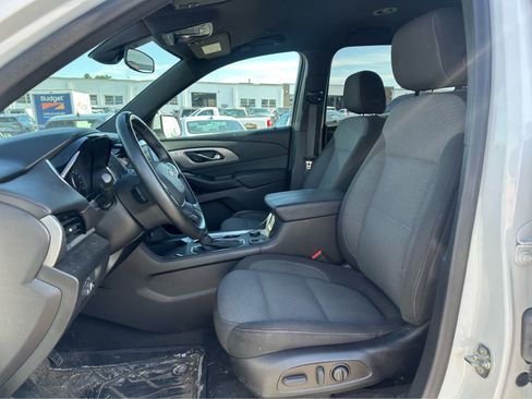 Used 2023 Chevrolet Traverse LT AWD/4WD image 10