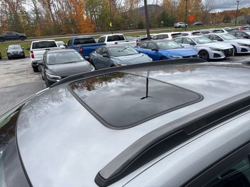 Used 2024 Chevrolet Trax ACTIV w/ Sunroof Package FWD image 43