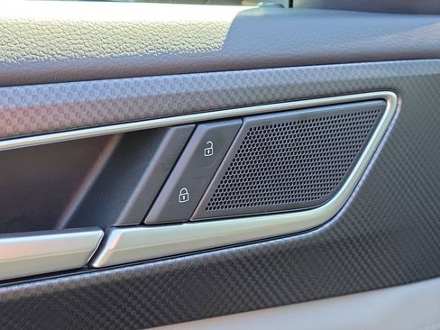 Certified 2025 Volkswagen Atlas Peak Edition SE AWD/4WD image 21