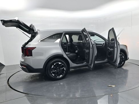 Used 2025 Kia Sorento S w/ Panoramic Sunroof Package image 57
