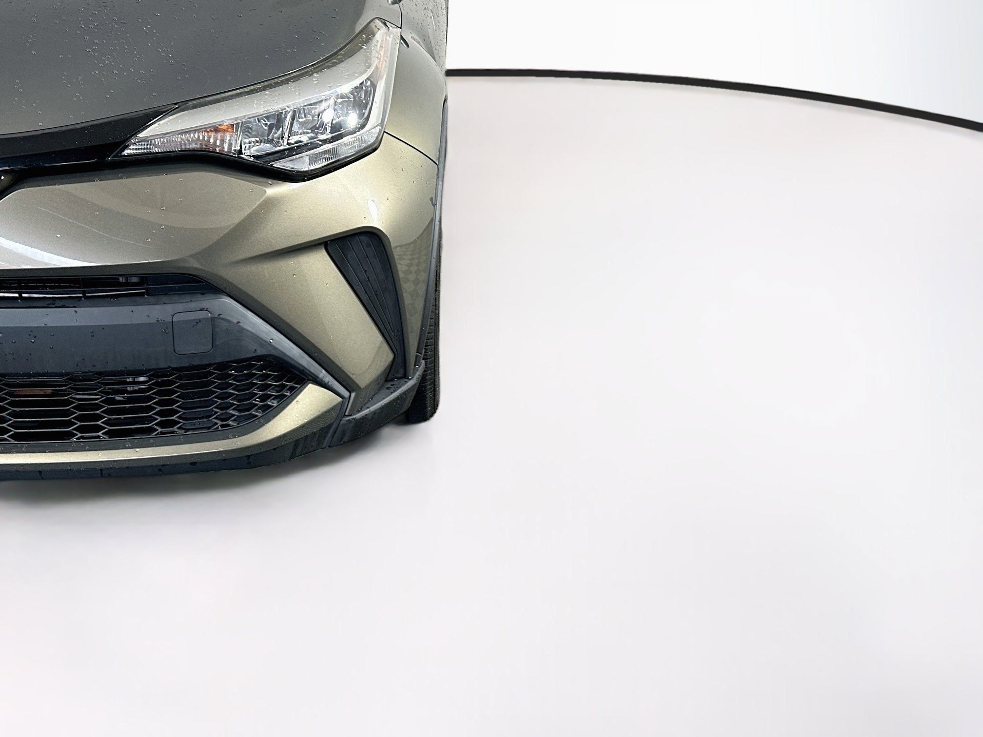 Used 2021 Toyota C-HR XLE FWD image 9