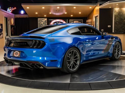 Used 2021 Ford Mustang GT Premium w/ GT Performance Package RWD image 12