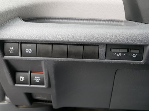 Used 2021 Toyota Sienna XLE w/ XLE Plus Package AWD/4WD image 25