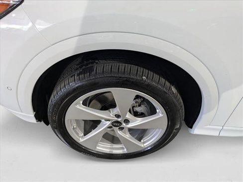New 2025 Audi Q5 Premium Plus image 18