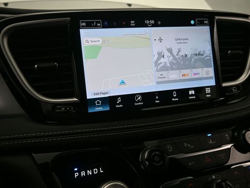 New 2026 Chrysler Pacifica Limited image 34