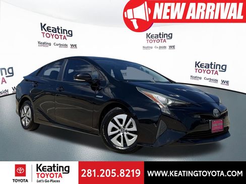 Used 2017 Toyota Prius Four image 1