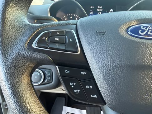 Used 2017 Ford Escape SE w/ SE Cold Weather Package AWD/4WD image 12