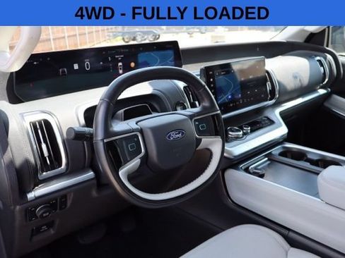 Used 2025 Ford Expedition Platinum w/ Driver's Package AWD/4WD image 14