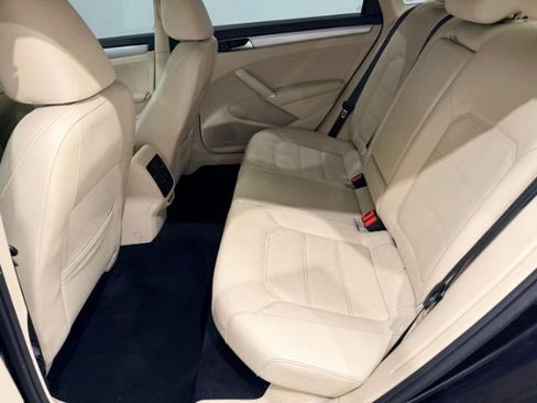 Used 2019 Volkswagen Passat 2.0T Wolfsburg w/ Wheels & Sunroof Package FWD image 30