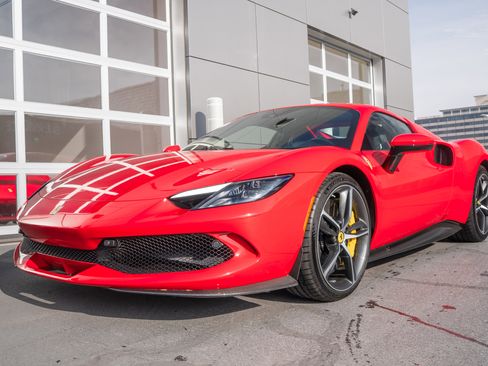 Used 2025 Ferrari 296 GTS image 1