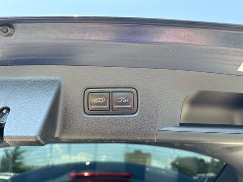Used 2023 Kia Telluride EX w/ EX Captain's Chair Package FWD image 11