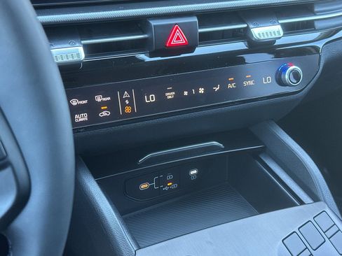 New 2026 Kia Sportage LX FWD image 21