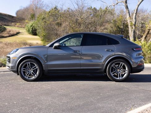 Used 2024 Porsche Cayenne Coupe image 5