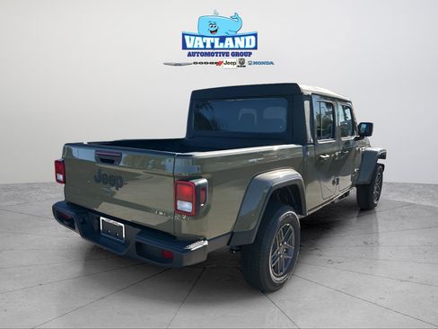 New 2026 Jeep Gladiator Sport AWD/4WD image 5