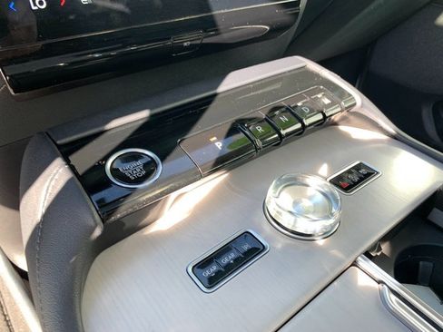 Certified 2025 Lincoln Navigator L Reserve AWD/4WD image 25