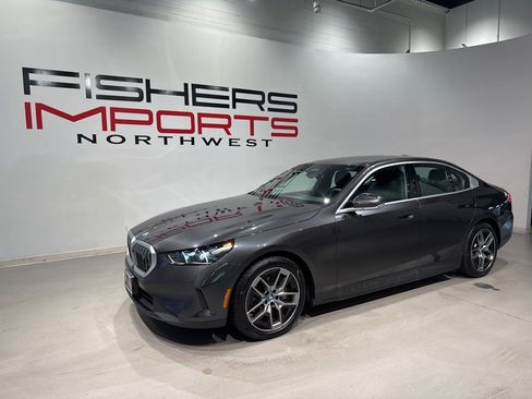 Used 2025 BMW i5 xDrive40 w/ Premium Package image 8