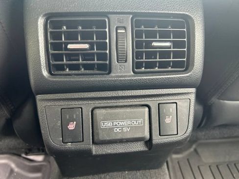 Used 2018 Subaru Outback 2.5i Limited AWD/4WD image 16