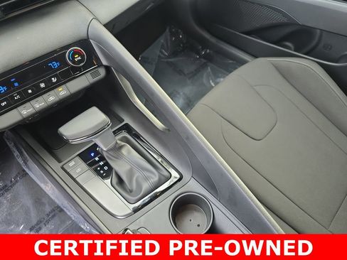 Certified 2025 Hyundai Elantra Sport image 25