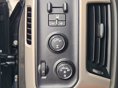 Used 2017 GMC Sierra 2500 Denali w/ Duramax Plus Package AWD/4WD image 21