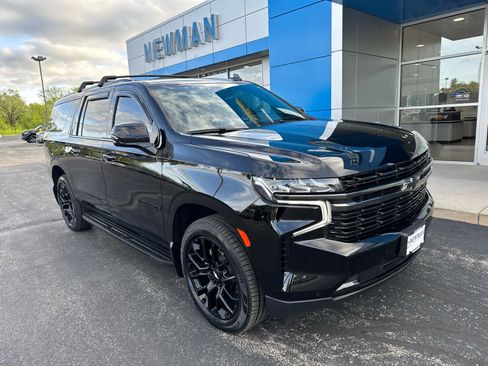 Certified 2022 Chevrolet Suburban RST w/ Luxury Package AWD/4WD image 1