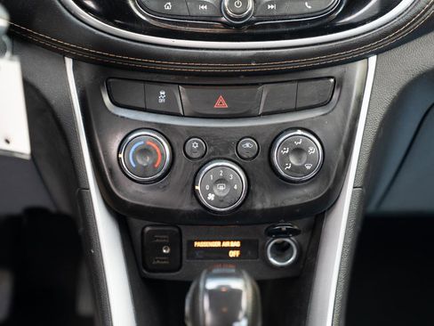 Used 2021 Chevrolet Trax LS w/ Tint and Cruise Package image 28