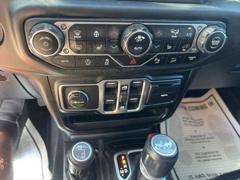 Certified 2020 Jeep Wrangler Unlimited Sahara AWD/4WD image 46