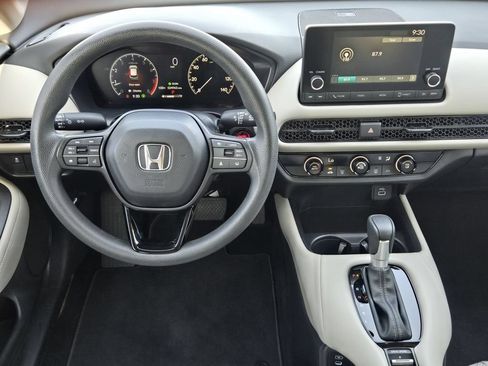 Used 2025 Honda HR-V LX image 11