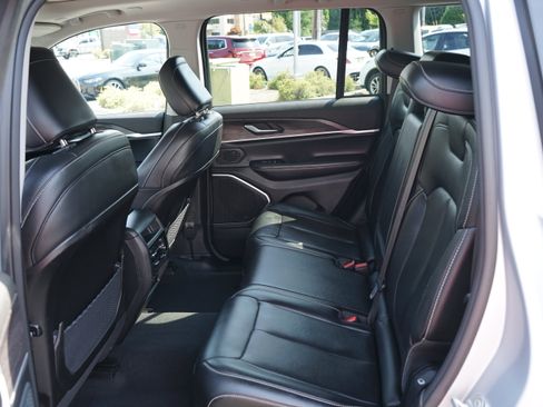 Used 2023 Jeep Grand Cherokee 4WD 4xe image 16