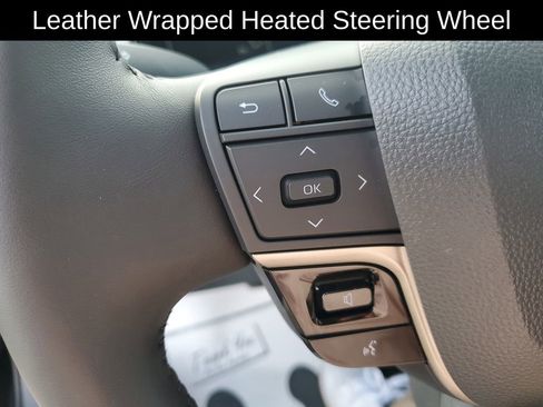 Used 2025 Toyota Camry LE w/ Convenience Package image 10