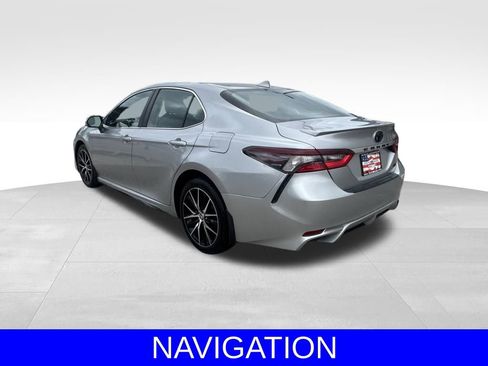 Used 2024 Toyota Camry SE image 6