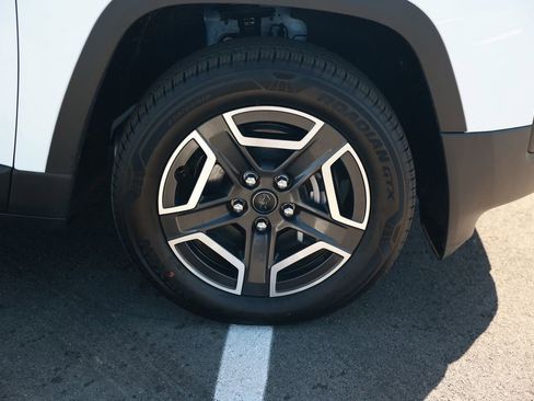 New 2026 Jeep Cherokee Limited image 8