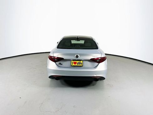 Used 2023 Alfa Romeo Giulia Ti AWD/4WD image 8