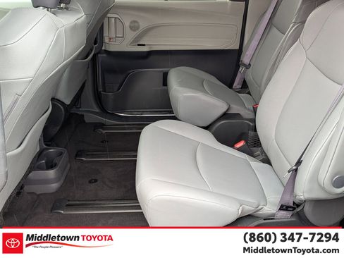 Used 2024 Toyota Sienna XLE image 35