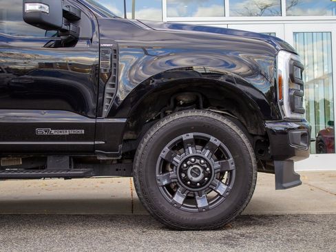 Used 2024 Ford F250 Lariat w/ Sport Appearance Package image 5