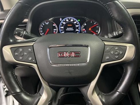 Certified 2022 GMC Acadia Denali w/ GMC Pro Grade Package AWD/4WD image 11