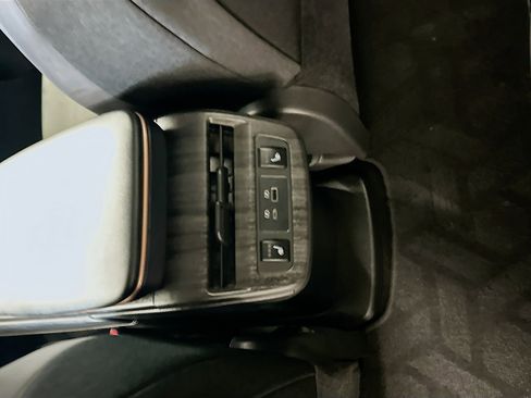 Used 2024 Nissan Ariya AWD image 27