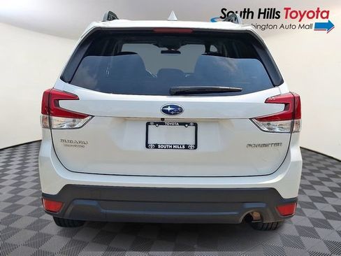 Used 2022 Subaru Forester Premium AWD/4WD image 5