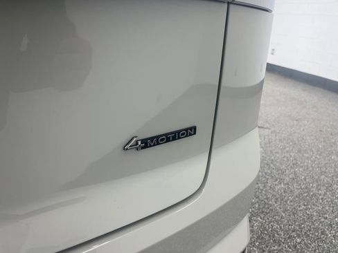 New 2026 Volkswagen Atlas Cross Sport SEL Premium R-Line image 7