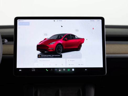 Used 2024 Tesla Model Y Long Range AWD/4WD image 33