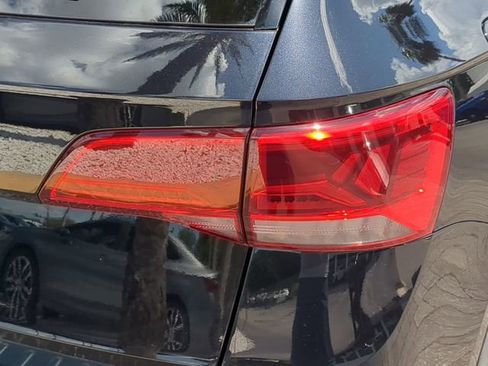 Certified 2023 Volkswagen Taos SE w/ Black Wheel Package image 8