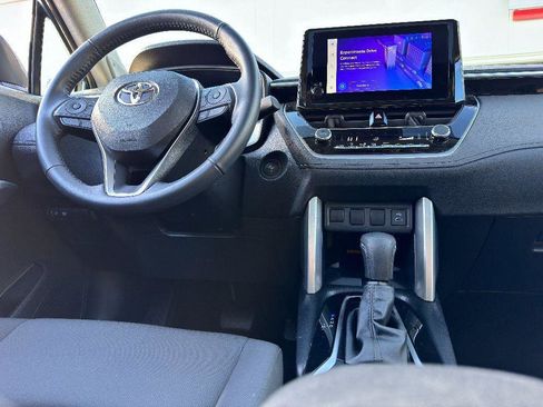 Used 2024 Toyota Corolla Cross LE w/ Moonroof Package image 30