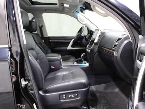 Used 2018 Toyota Land Cruiser AWD/4WD image 25