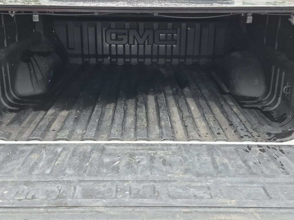 Used 2022 GMC Canyon AT4 w/ Trailering Package AWD/4WD image 8