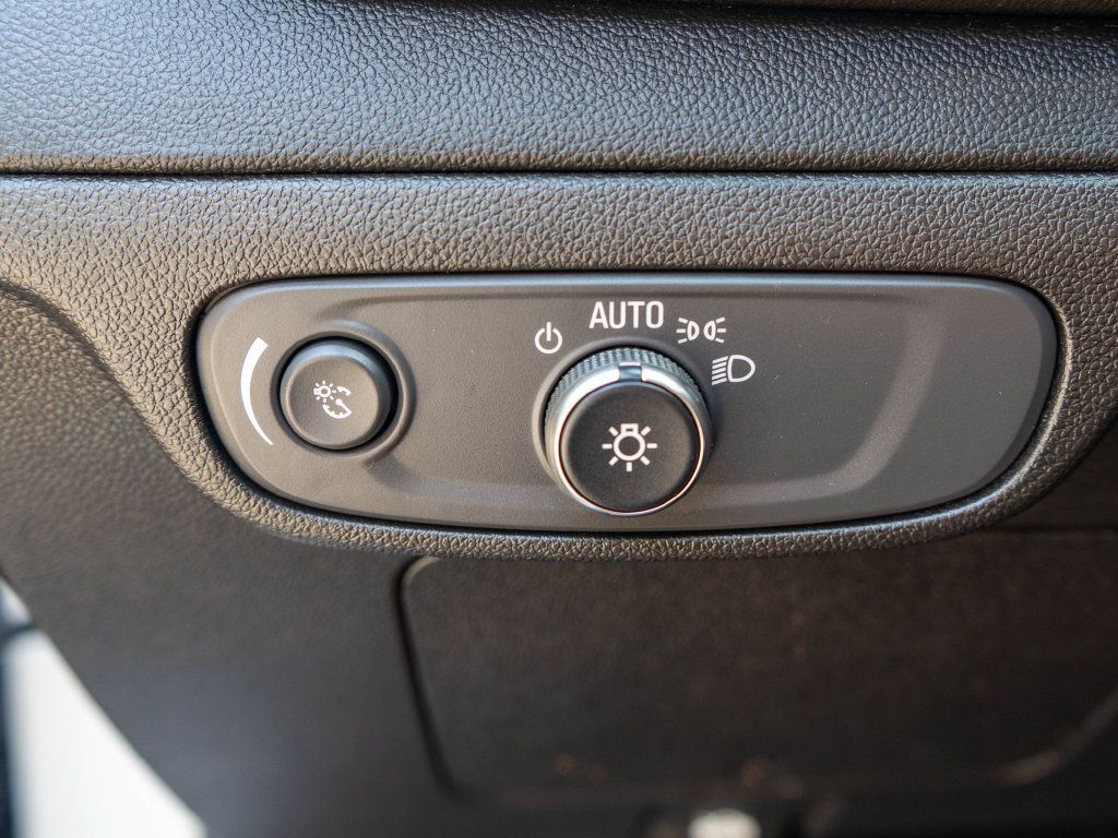 Certified 2023 Chevrolet Bolt EUV Premier w/ Redline Edition FWD image 19