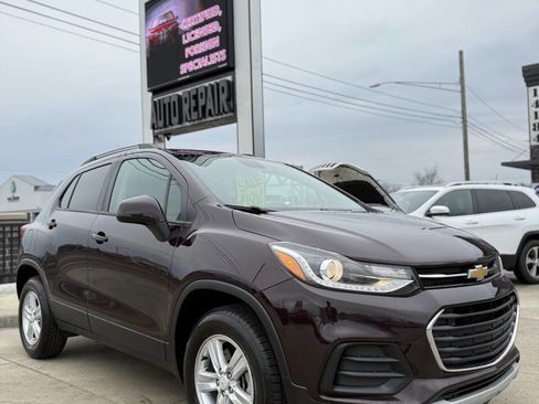 Used 2022 Chevrolet Trax LT w/ Driver Confidence Package AWD/4WD image 1