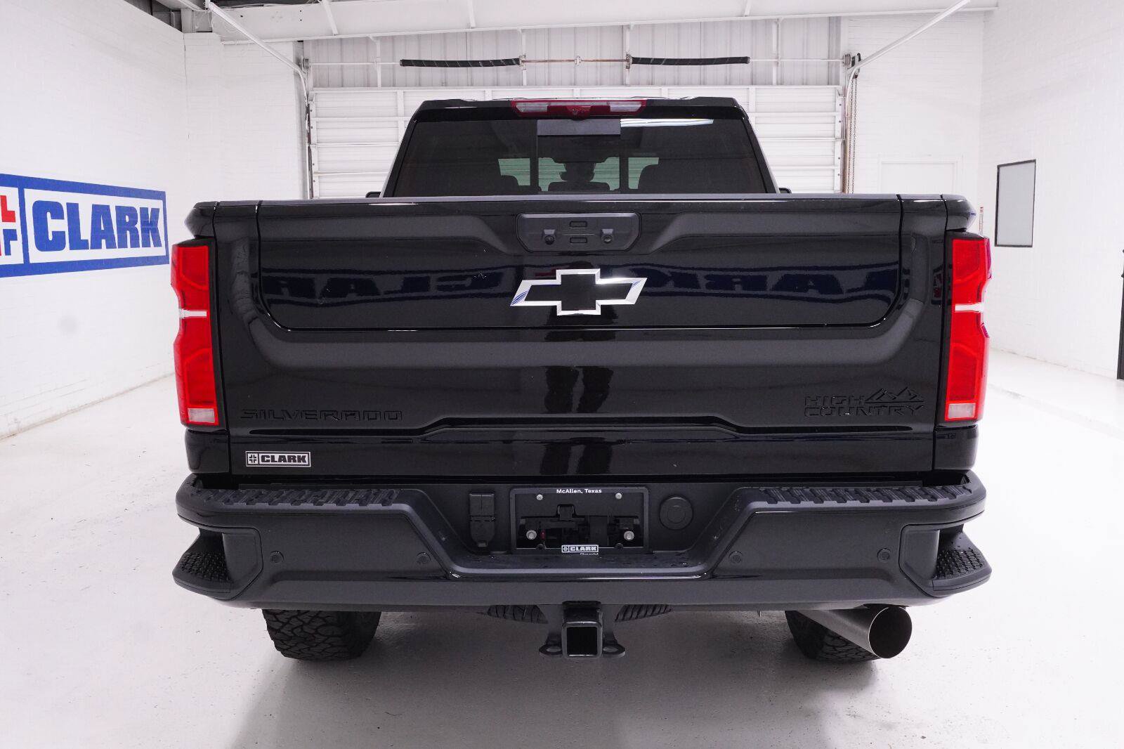 New 2026 Chevrolet Silverado 2500 High Country w/ High Country Premium Package AWD/4WD image 35
