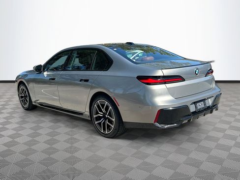 Used 2023 BMW 740i w/ Executive Package image 5