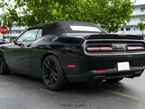 Used 2023 Dodge Challenger SRT Hellcat RWD image 17