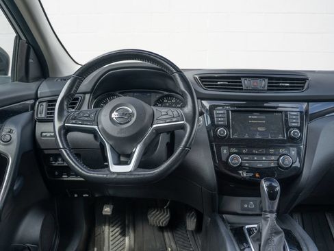 Used 2020 Nissan Rogue Sport SV w/ All-Weather Package AWD/4WD image 22